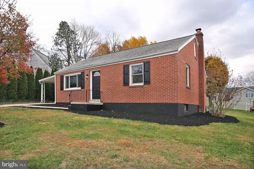 1011 State Dr, LEBANON, PA, 17042-6351 | Card Image