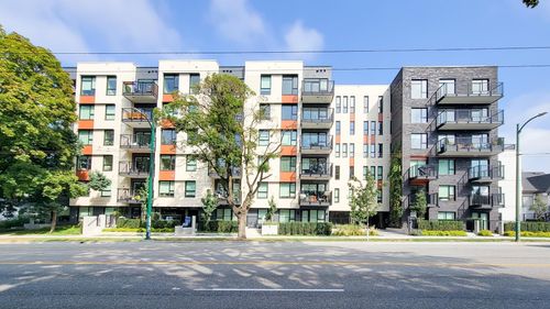 401-2235 Broadway E, Vancouver, BC, V5N0J5 | Card Image