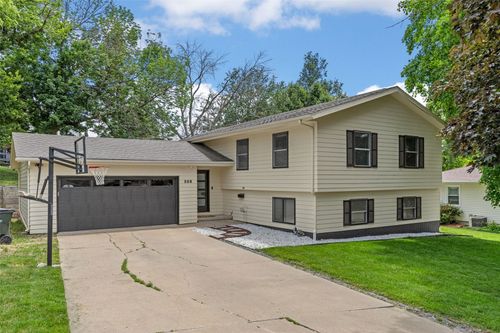 358 31st St, Cedar Rapids, IA, 52403-1908 | Card Image