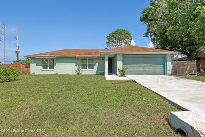 1067 Glencove Avenue Nw, House other with 3 bedrooms, 2 bathrooms and null parking in Palm Bay FL | Image 1