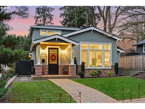 330 6th St, Lake Oswego, OR, 97034-2933 | Card Image