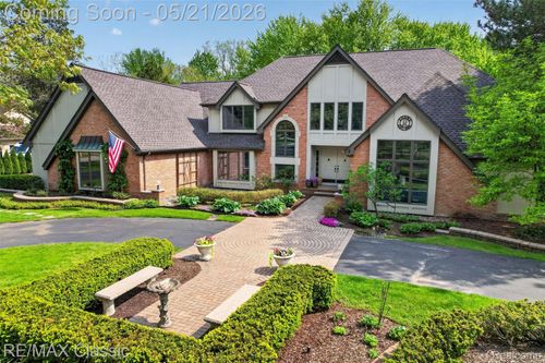 115 W Hickory Grove Rd, Bloomfield Hills, MI, 48304-2115 | Card Image