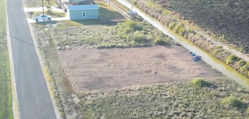 7 Northview Dr, Rockport, TX, 78382-9345 | Card Image