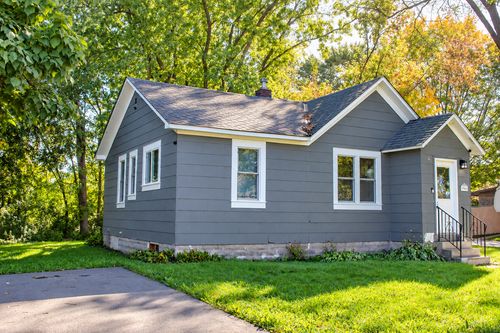 1960 Ide St, Maplewood, MN, 55109-4427 | Card Image