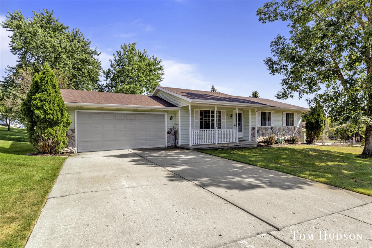 York View Dr, Comstock Park, MI 49321