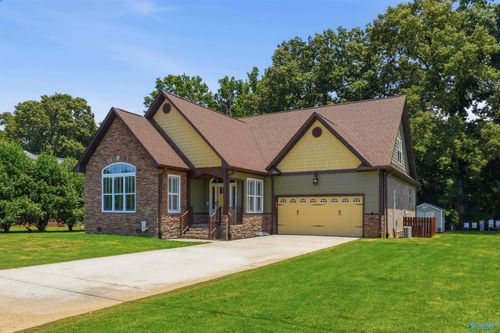 105 Timberline Dr, Arab, AL, 35016-4673 | Card Image