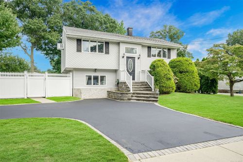 21 Norwalk Lane, Selden, NY, 11784 | Card Image