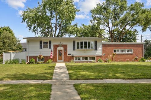 1120 S 12th Avenue, St. Charles, IL, 60174 | Card Image