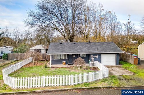 375 N 6th St, Harrisburg, OR, 97446-9618 | Card Image