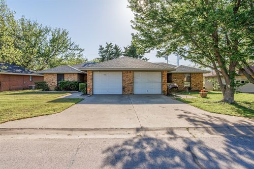 746 Prairie Creek Dr, Princeton, TX, 75407-6511 | Card Image