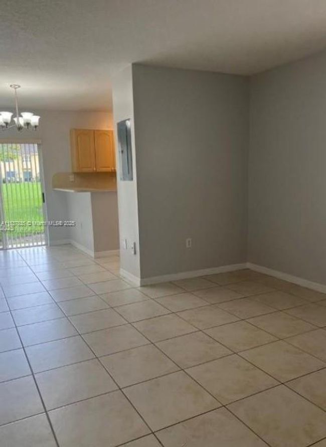 UNIT-104 - 3395 Ne 9 Th St, Condo with 3 bedrooms, 2 bathrooms and null parking in Homestead FL | Image 9