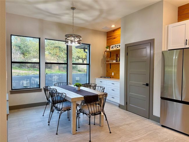 900 Daviot Dr, House other with 3 bedrooms, 2 bathrooms and null parking in Briarcliff TX | Image 11