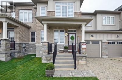 33 Stately Dr, Townhouse with 3 bedrooms, 3 bathrooms and 3 parking in Wasaga Beach ON | Image 3