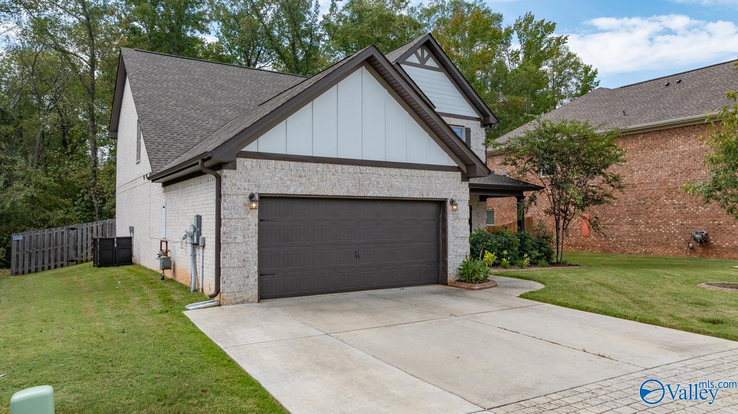 Kingsbridge Ln, Owens Cross Roads, AL 35763