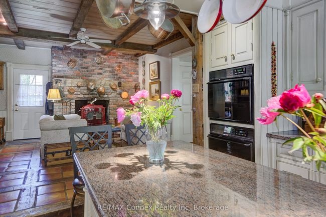 13233 5 Th Line, Home with 4 bedrooms, 5 bathrooms and 20 parking in Rockwood ON | Image 8
