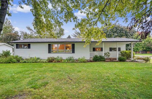 102 Rainbow Dr, Fairbank, IA, 50629-7608 | Card Image