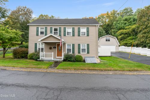 293 Main St, New Baltimore, NY, 12124 | Card Image