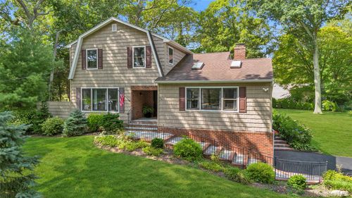 10 Woodfield Ave, Northport, NY, 11768-2439 | Card Image