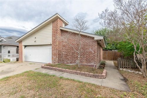 5330 Crossridge Dr, Corpus Christi, TX, 78413-4518 | Card Image