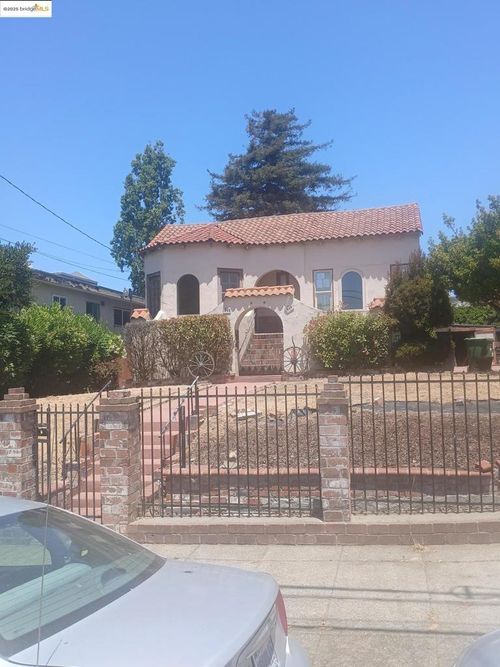 1942 E 27th St, Oakland, CA, 94606-3406 | Card Image