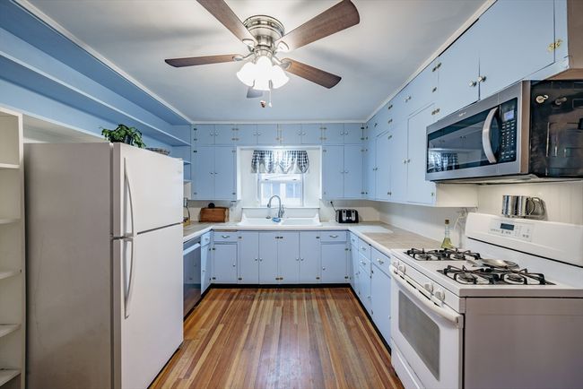 8 Wright St, House other with 4 bedrooms, 2 bathrooms and 2 parking in Easthampton MA | Image 30