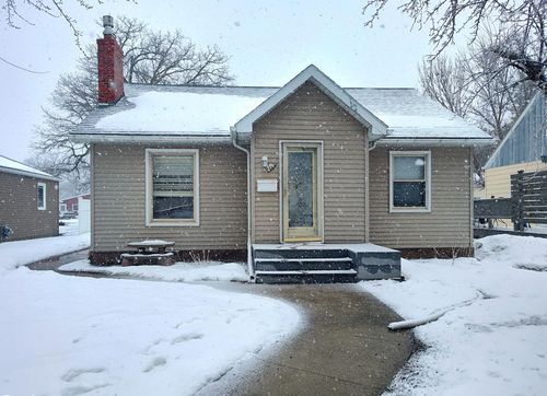 319 Crocker Ave N, Thief River Falls, MN, 56701-2316 | Card Image