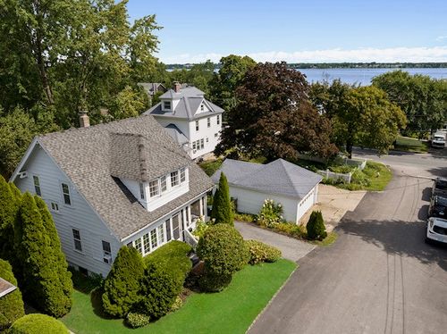 13 Manchester St, Warwick, RI, 02888-2927 | Card Image