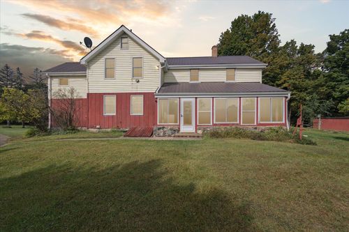 521 Adrian St, Manchester, MI, 48158-9637 | Card Image