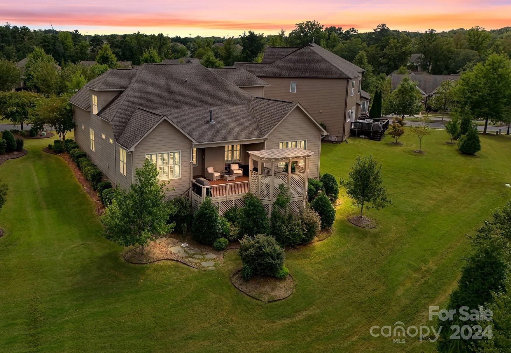 Lake Ridge Rd, Charlotte, NC 28278