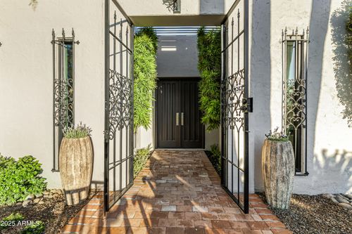 5642 N Scottsdale Rd, Paradise Valley, AZ, 85253-5912 | Card Image