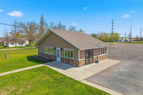 100 Pine St S, Mora, MN, 55051-1352 | Card Image