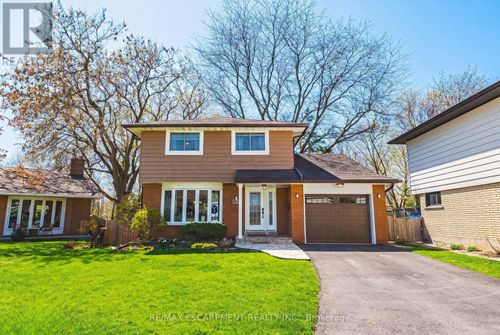 668 Chestnut Pl, Burlington, ON, L7N3E8 | Card Image