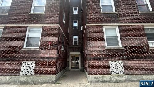 435 53rd St, West New York, NJ, 07093-2027 | Card Image