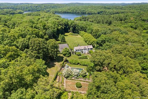 242 Croton Lake Rd, Katonah, NY, 10536-1203 | Card Image
