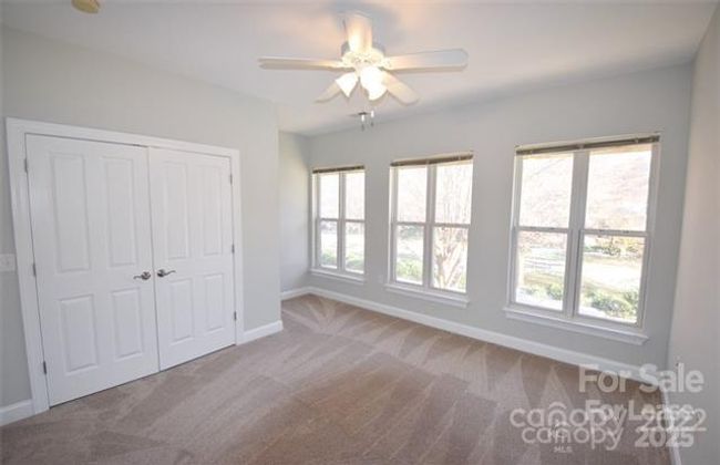 558 E 9 Th St, Condo with 2 bedrooms, 3 bathrooms and null parking in Charlotte NC | Image 9