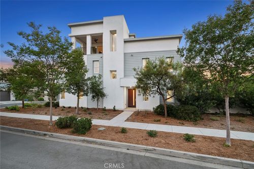 151 Crossover, Irvine, CA, 92618-1303 | Card Image