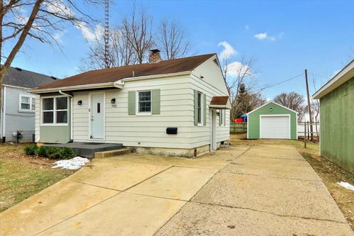 705 Cullom St, Normal, IL, 61761-3424 | Card Image