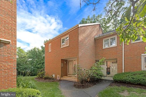 13 Beechtree Ln, Mountville, PA, 17554-1221 | Card Image