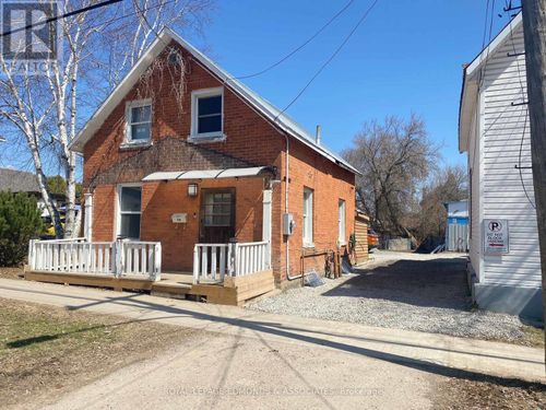 375 Christie St, Pembroke, ON, K8A4R8 | Card Image