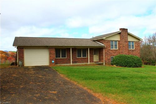 184 Deer Haven Rd, Sparta, NC, 28675-8575 | Card Image