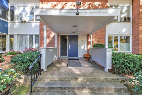 apt-c2-42 N Lake Dr, Hamden, CT, 06517-2418 | Card Image