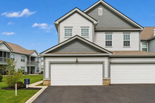 800 Redwood Ln, Lewis Center, OH, 43035-7559 | Card Image