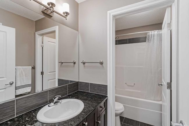 161 Rainbow Falls Heath, Home with 3 bedrooms, 2 bathrooms and 6 parking in Chestermere AB | Image 33