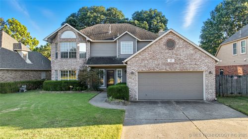 411 Union Pl, Broken Arrow, OK, 74011-6879 | Card Image