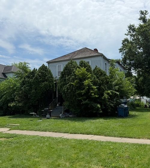 111 W Waupansie St, Dwight, IL, 60420-1266 | Card Image