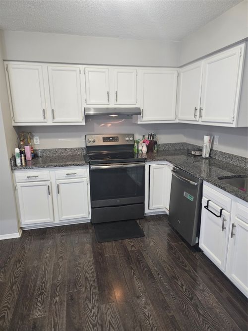 46-238 Holiday Cir, West Des Moines, IA, 50265-8206 | Card Image