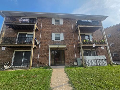 7101 99th St, Chicago Ridge, IL, 60415-1156 | Card Image