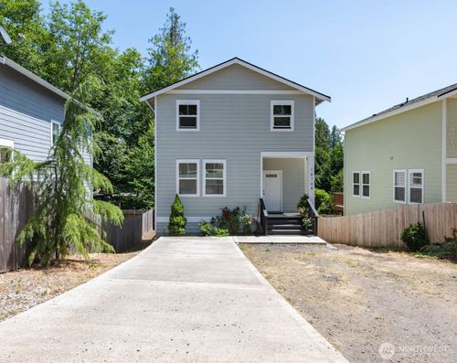 18768 1st Ave Ne, Suquamish, WA, 98392-9630 | Card Image