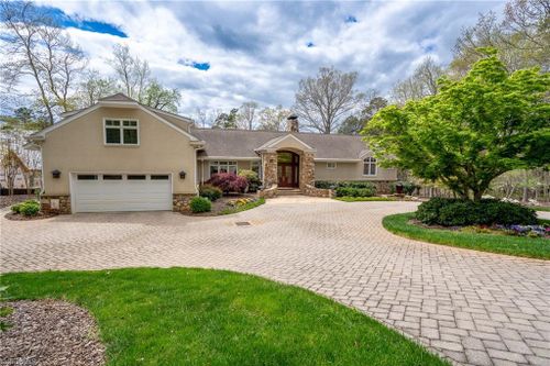 345 Porters Gln, New London, NC, 28127-6747 | Card Image