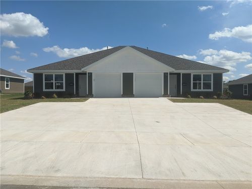 b-610 W Loren Dr, Siloam Springs, AR, 72761-5134 | Card Image